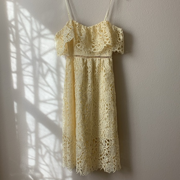 ASTR the label Yellow Lace MIDI Dress - Picture 3 of 9